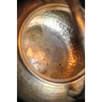 鎚目打出砲口ボウフラ型純錫急須　K403 