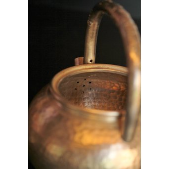 鎚目打出砲口ボウフラ型純錫急須　K403 