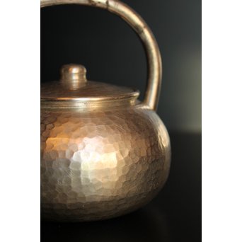 鎚目打出砲口ボウフラ型純錫急須　K403 