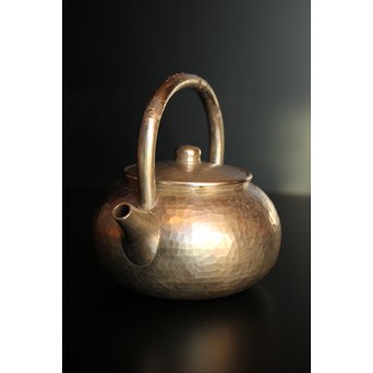鎚目打出砲口ボウフラ型純錫急須　K403 