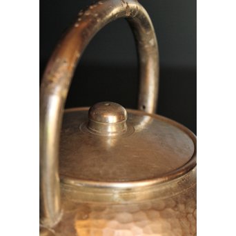 鎚目打出砲口ボウフラ型純錫急須　K403 