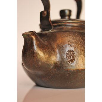 六代玉川堂　口打出下張型鎚起銅製急須　K404 