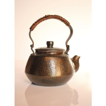 六代玉川堂　口打出下張型鎚起銅製急須　K404