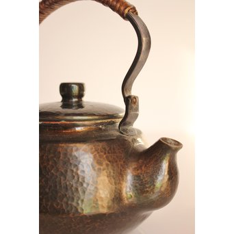 六代玉川堂　口打出下張型鎚起銅製急須　K404 
