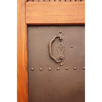 鉄板腰板の総欅格子蔵戸　W528 