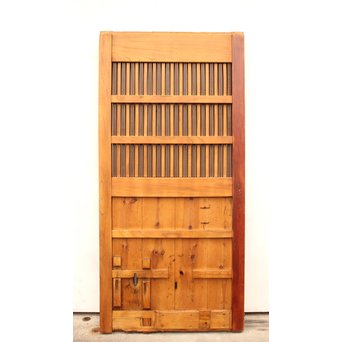 鉄板腰板の総欅格子蔵戸　W528 