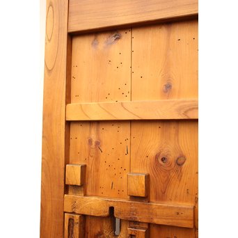 鉄板腰板の総欅格子蔵戸　W528 