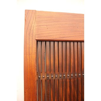 鉄板腰板の総欅格子蔵戸　W528 