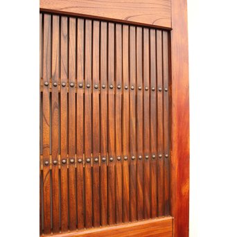 鉄板腰板の総欅格子蔵戸　W528 