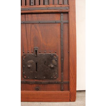 総欅鉄金具装飾の格子蔵戸　W532 