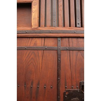 総欅鉄金具装飾の格子蔵戸　W532 