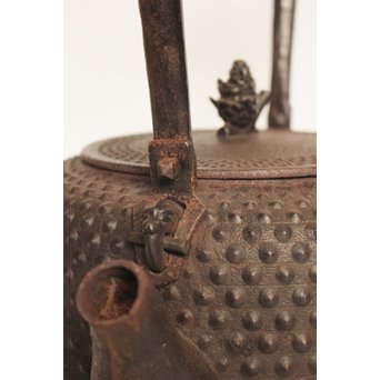 南部釜師造 大型座金付あられ鉄瓶　H477 