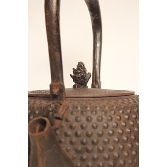 南部釜師造 大型座金付あられ鉄瓶　H477 