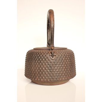 南部釜師造 大型座金付あられ鉄瓶　H477 