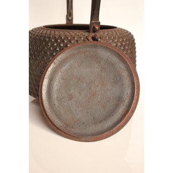 南部釜師造 大型座金付あられ鉄瓶　H477 