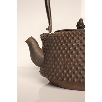 南部釜師造 大型座金付あられ鉄瓶　H477 