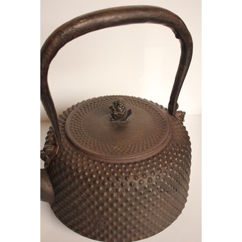 南部釜師造 大型座金付あられ鉄瓶　H477 