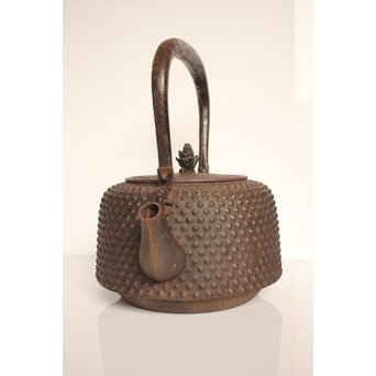 南部釜師造 大型座金付あられ鉄瓶　H477 