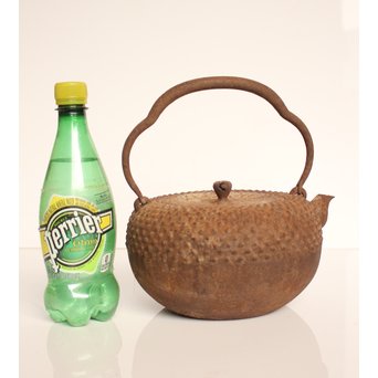 金澤鶴斎造　あられ鉄瓶　H478 