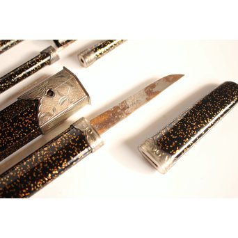 赤塚自得 黒画菊蒔絵御料紙硯　S2932 