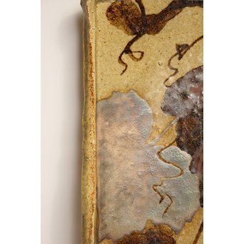 加山又造 鉄赤絵金銀彩 蔦文角皿　S2933 