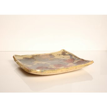 加山又造 鉄赤絵金銀彩 蔦文角皿　S2933 