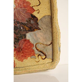 加山又造 鉄赤絵金銀彩 蔦文角皿　S2933 