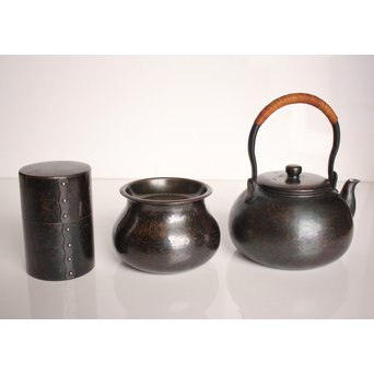 玉川堂 紫金色鎚肌銅製 湯沸 建水 茶筒 セット  K497　