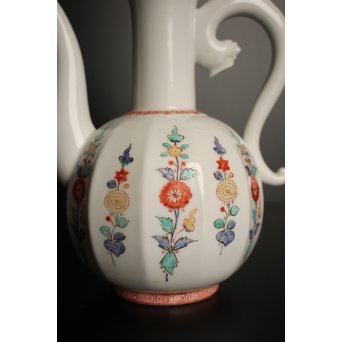 13代 酒井田 柿右衛門 錦唐花文水注  K506 