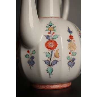 13代 酒井田 柿右衛門 錦唐花文水注  K506 