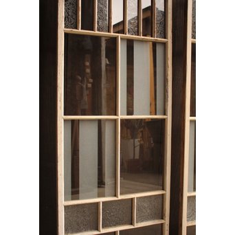 細分化ガラスの白い小型ガラス戸 2枚1組　D157 