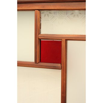 細分色ガラス建具 2枚1組　GD1043 ※ガラス枠が少々乾燥気味で縮んでいる様子