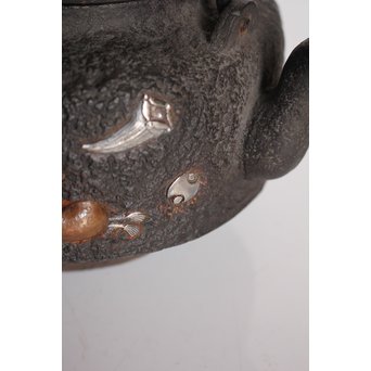 宝尽高盛銀象嵌 鉄瓶　K551 