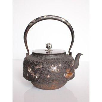 宝尽高盛銀象嵌 鉄瓶　K551