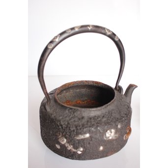 宝尽高盛銀象嵌 鉄瓶　K551 