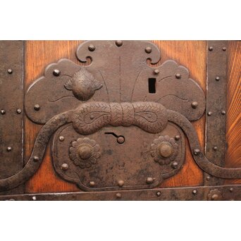 鉄金具総欅格子蔵戸　W552Y 