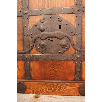 鉄金具総欅格子蔵戸　W552Y 