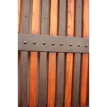 重厚鉄金具総欅格子蔵戸　W553 