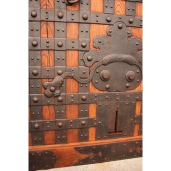 重厚鉄金具総欅格子蔵戸　W553 