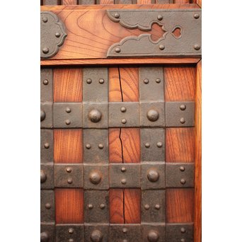 重厚鉄金具総欅格子蔵戸　W553 