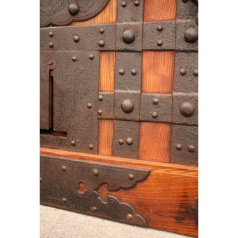 重厚鉄金具総欅格子蔵戸　W553 