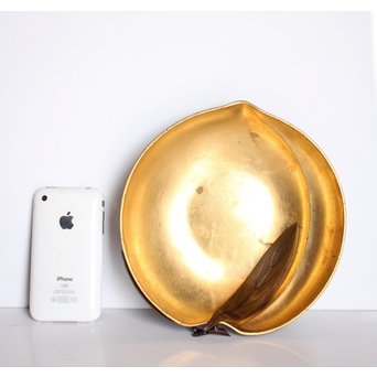 猩々堂紹美造 黄銅鎚起 桃式白金箔 菓子器　K567 