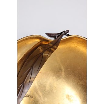 猩々堂紹美造 黄銅鎚起 桃式白金箔 菓子器　K567 