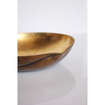 猩々堂紹美造 黄銅鎚起 桃式白金箔 菓子器　K567 