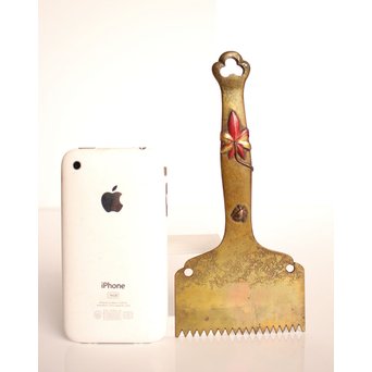 内山大介一族 長芳作 鍍金高盛銀赤銅象嵌 落葉虫 黄銅灰匙/灰ならし　H499 