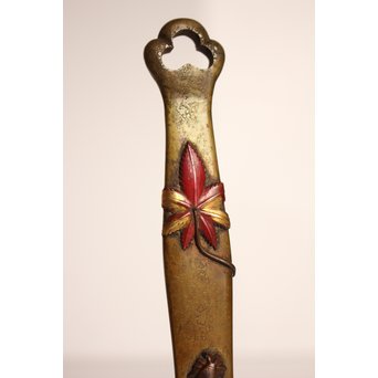 内山大介一族 長芳作 鍍金高盛銀赤銅象嵌 落葉虫 黄銅灰匙/灰ならし　H499 