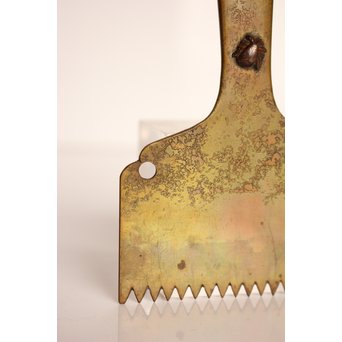 内山大介一族 長芳作 鍍金高盛銀赤銅象嵌 落葉虫 黄銅灰匙/灰ならし　H499 