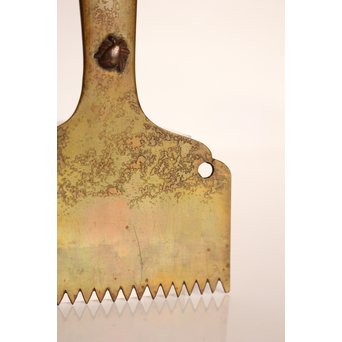 内山大介一族 長芳作 鍍金高盛銀赤銅象嵌 落葉虫 黄銅灰匙/灰ならし　H499 