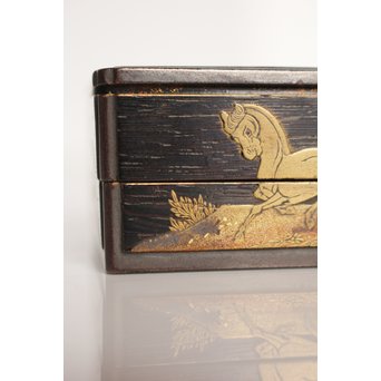 紫檀風 馬図蒔絵重香合　Q001 