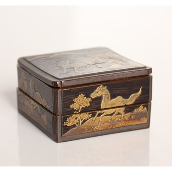 紫檀風 馬図蒔絵重香合　Q001 